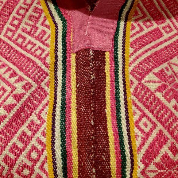 Andean Poncho Antisuyu Antique – Handwoven Wool Textile with Intricate Geometric - Picture 5 of 5